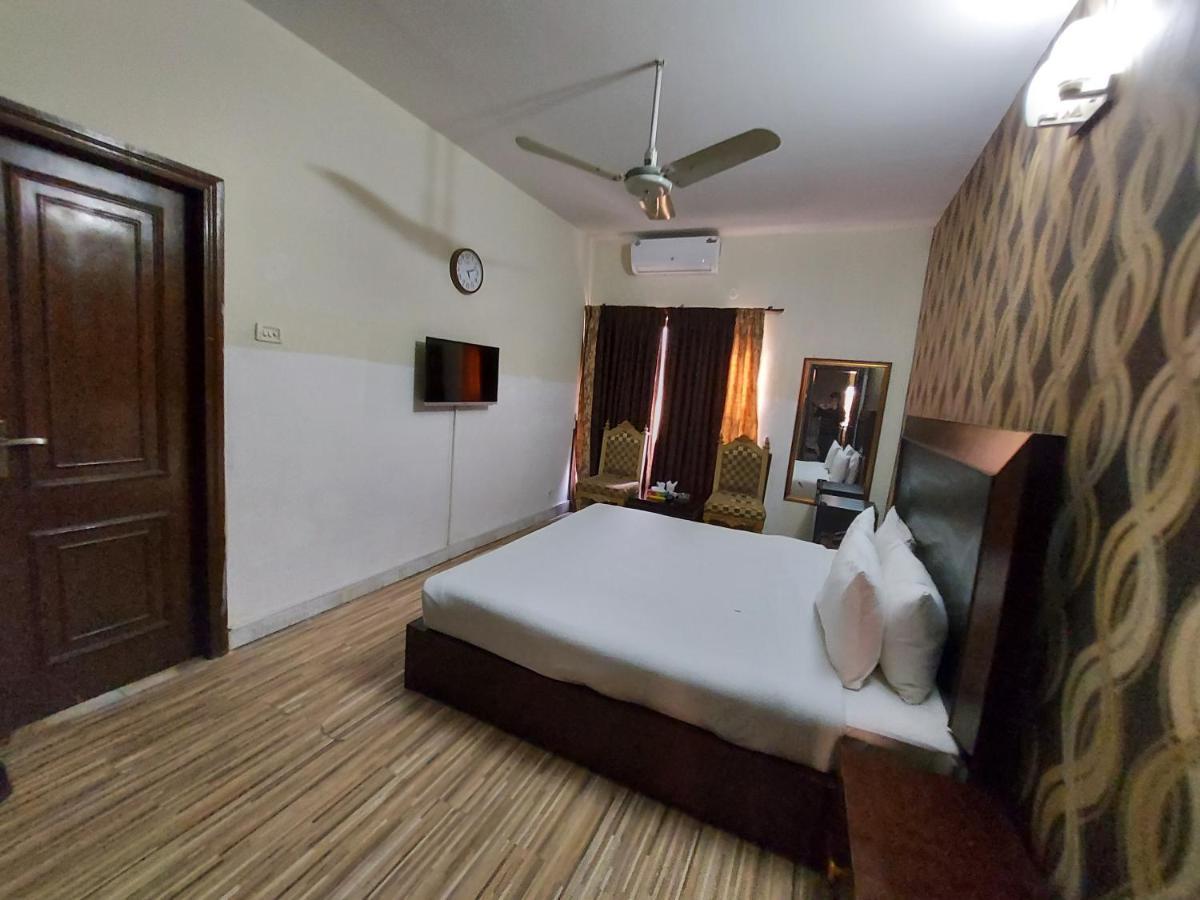 Casa Blanca Boutique Guest House Islamabad Esterno foto