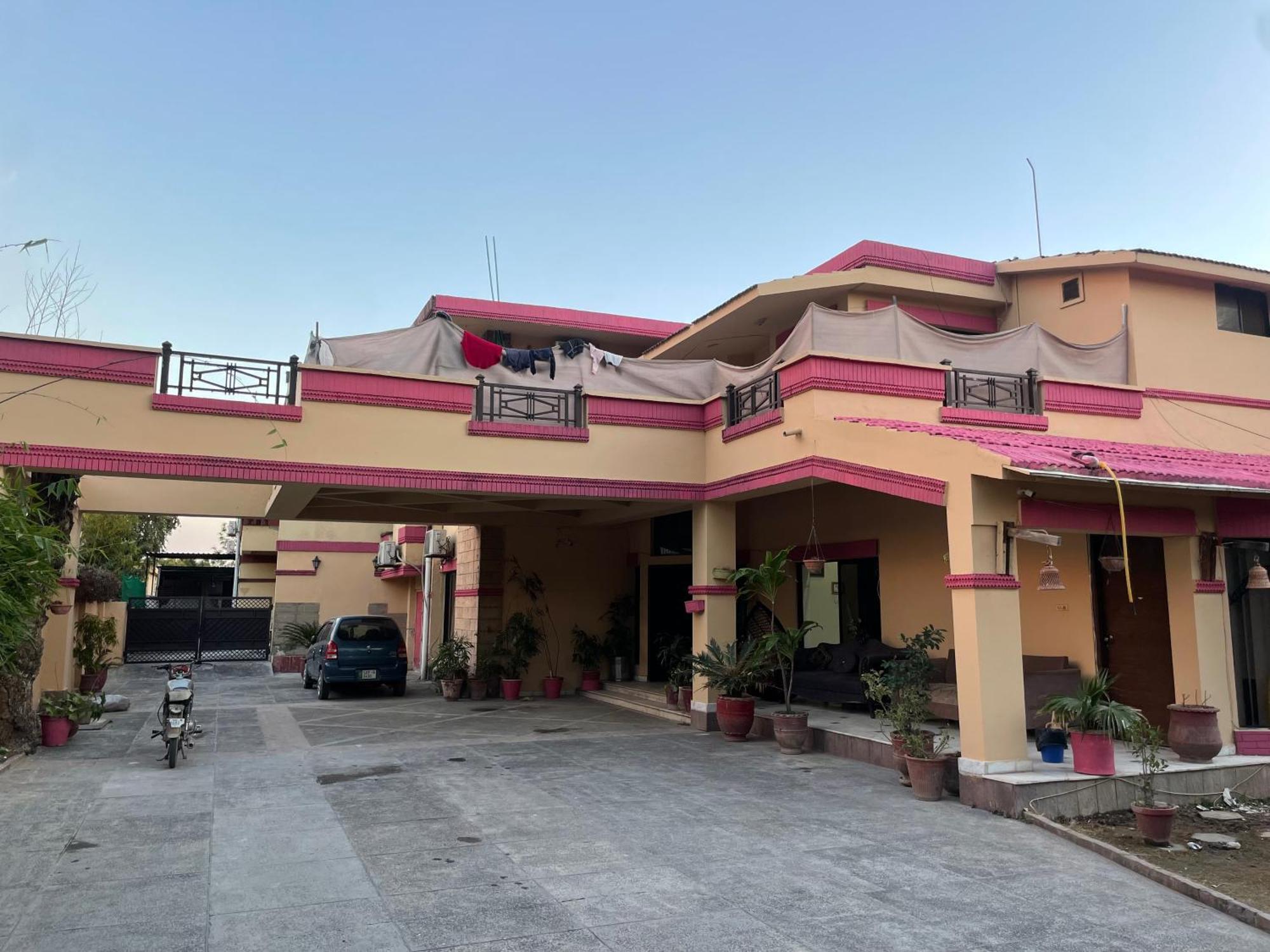Casa Blanca Boutique Guest House Islamabad Esterno foto