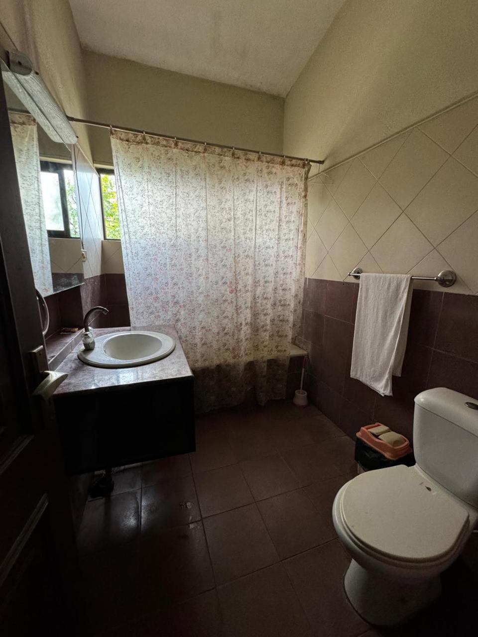 Casa Blanca Boutique Guest House Islamabad Esterno foto